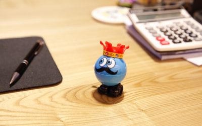 blue-round-plastic-toy-on-a-desk-234171 blue-round-plastic-toy-on-a-desk-234171