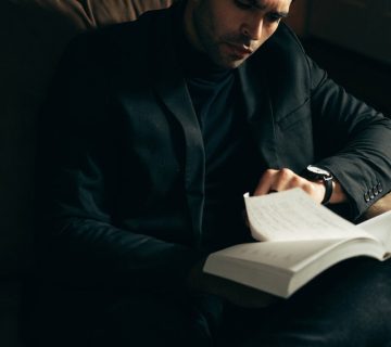 pexels-dziana-hasanbekava-7063781